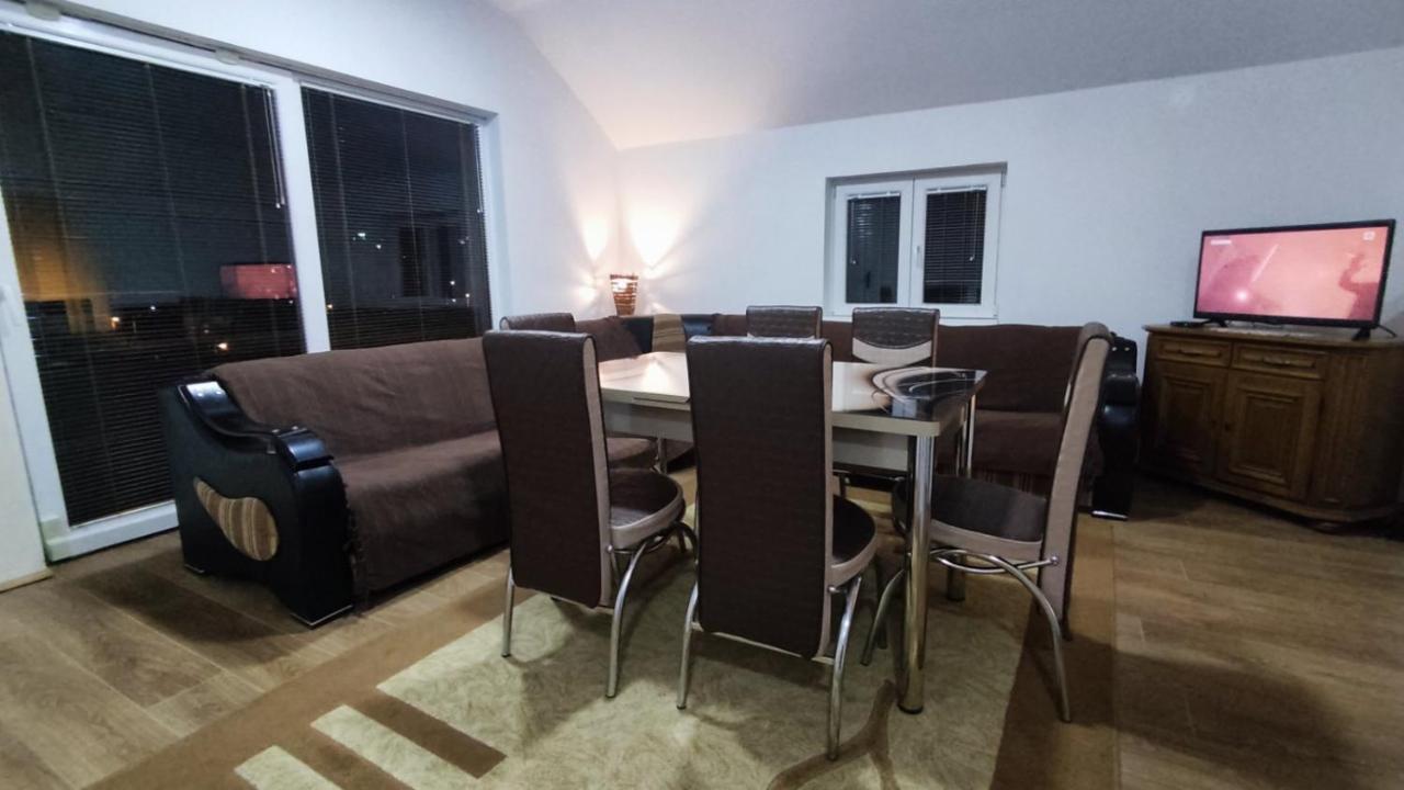 Apartmani Mladenovic Kijevo Екстериор снимка