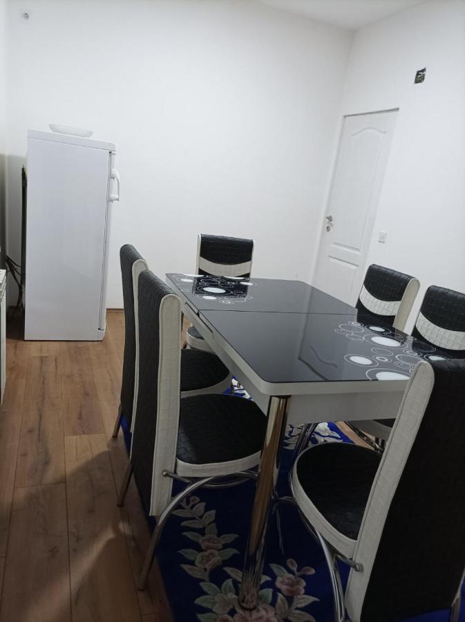 Apartmani Mladenovic Kijevo Екстериор снимка